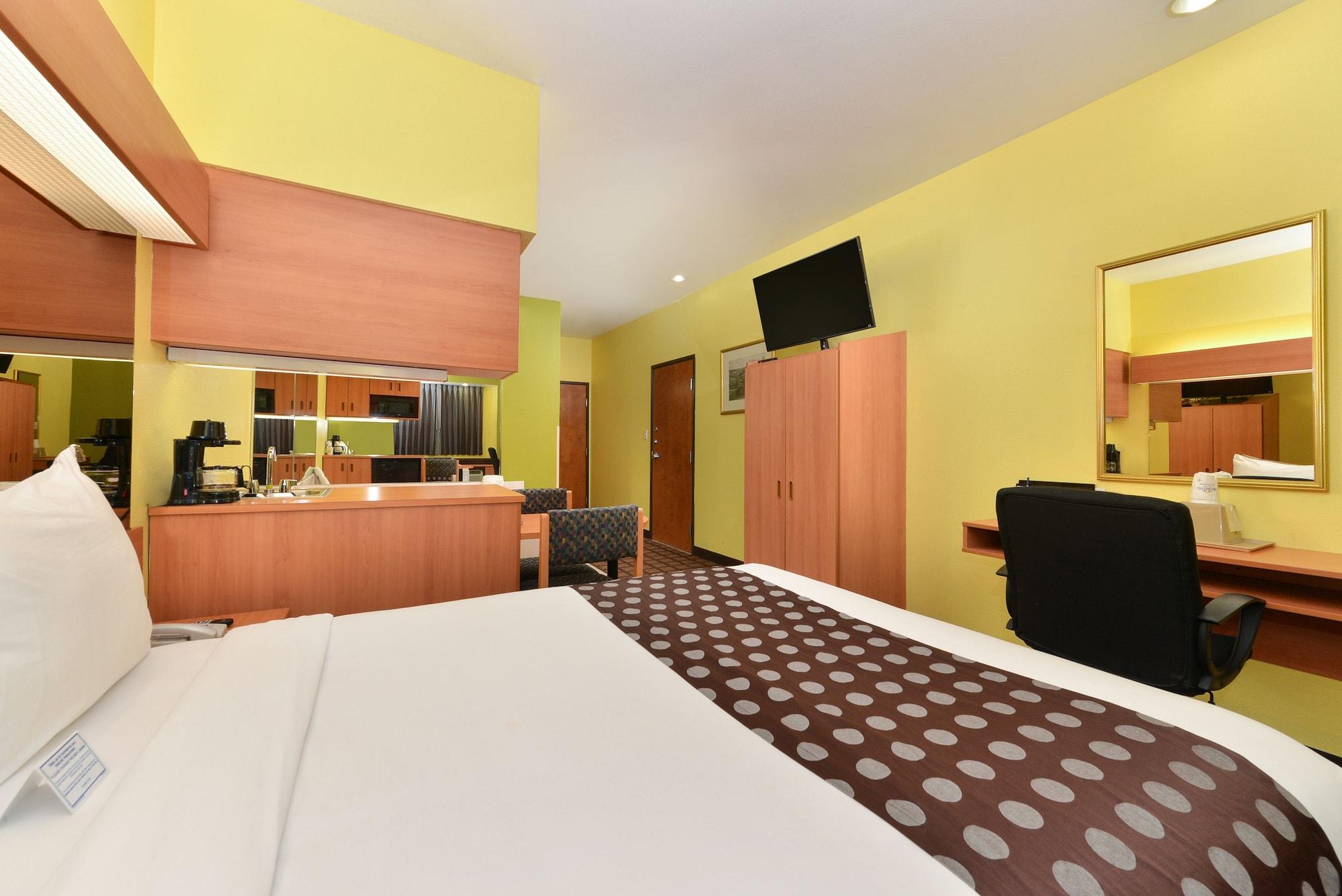 Microtel Inn & Suites By Wyndham Ft. Worth North/At Fossil Fort Worth Eksteriør bilde