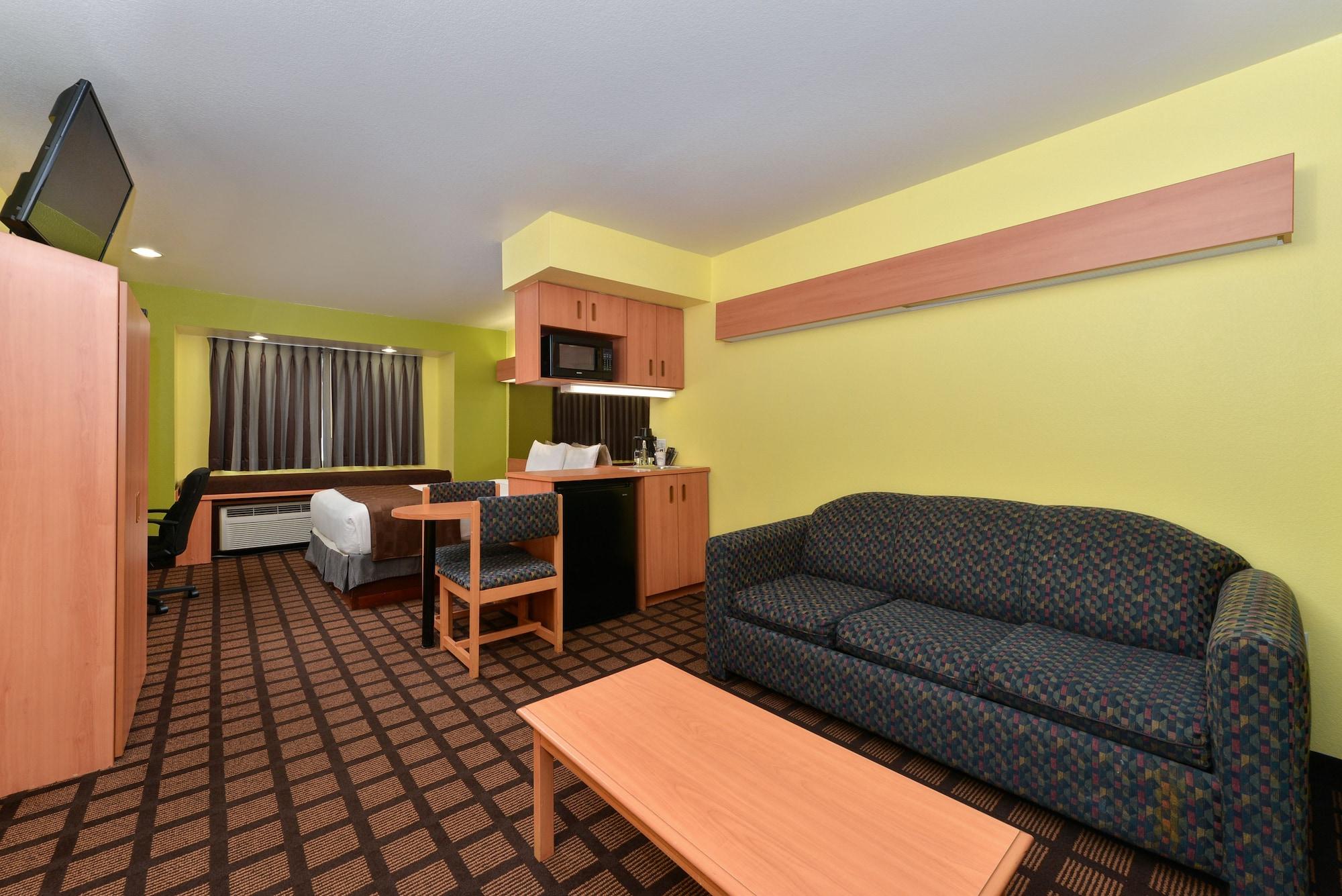 Microtel Inn & Suites By Wyndham Ft. Worth North/At Fossil Fort Worth Eksteriør bilde