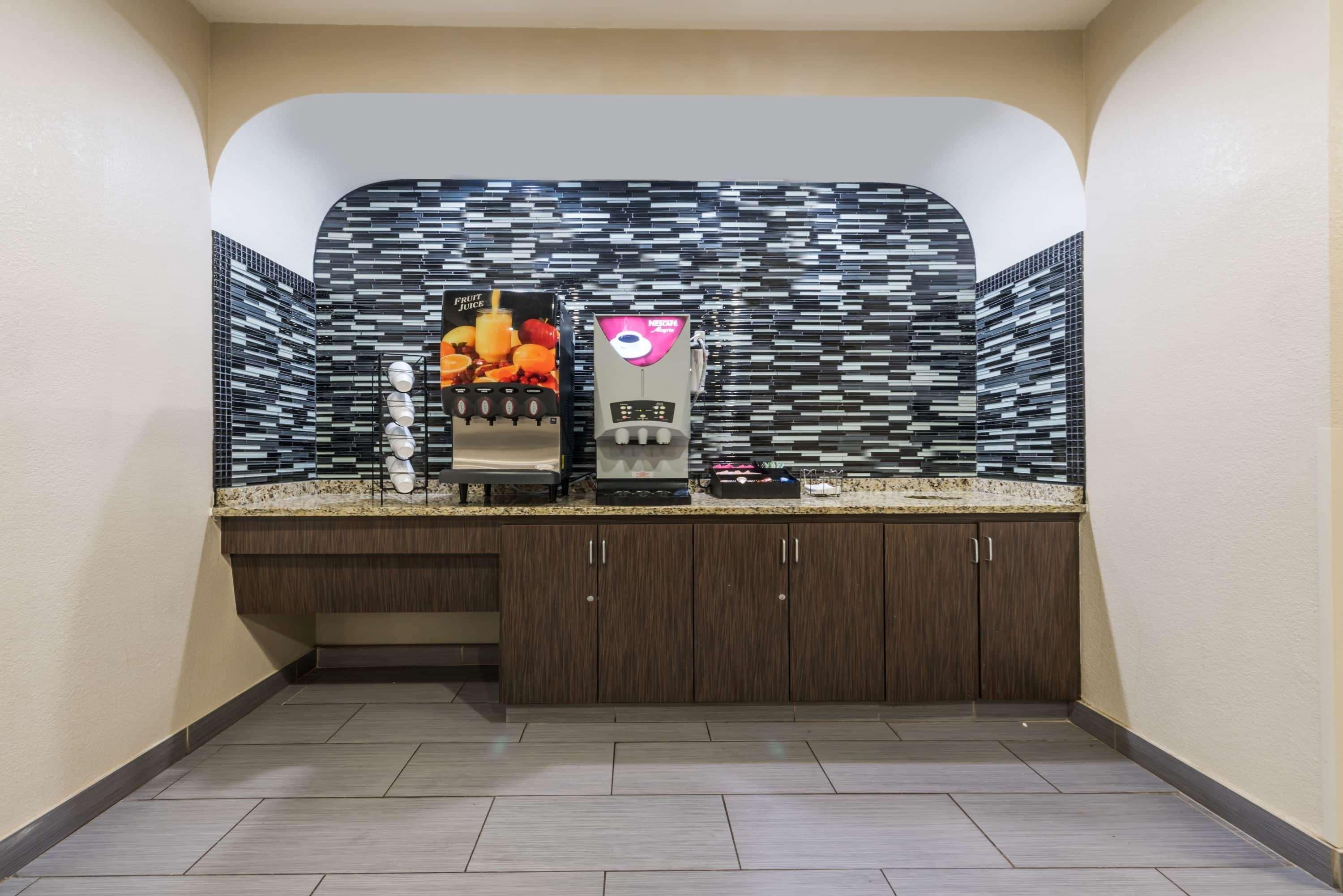 Microtel Inn & Suites By Wyndham Ft. Worth North/At Fossil Fort Worth Eksteriør bilde